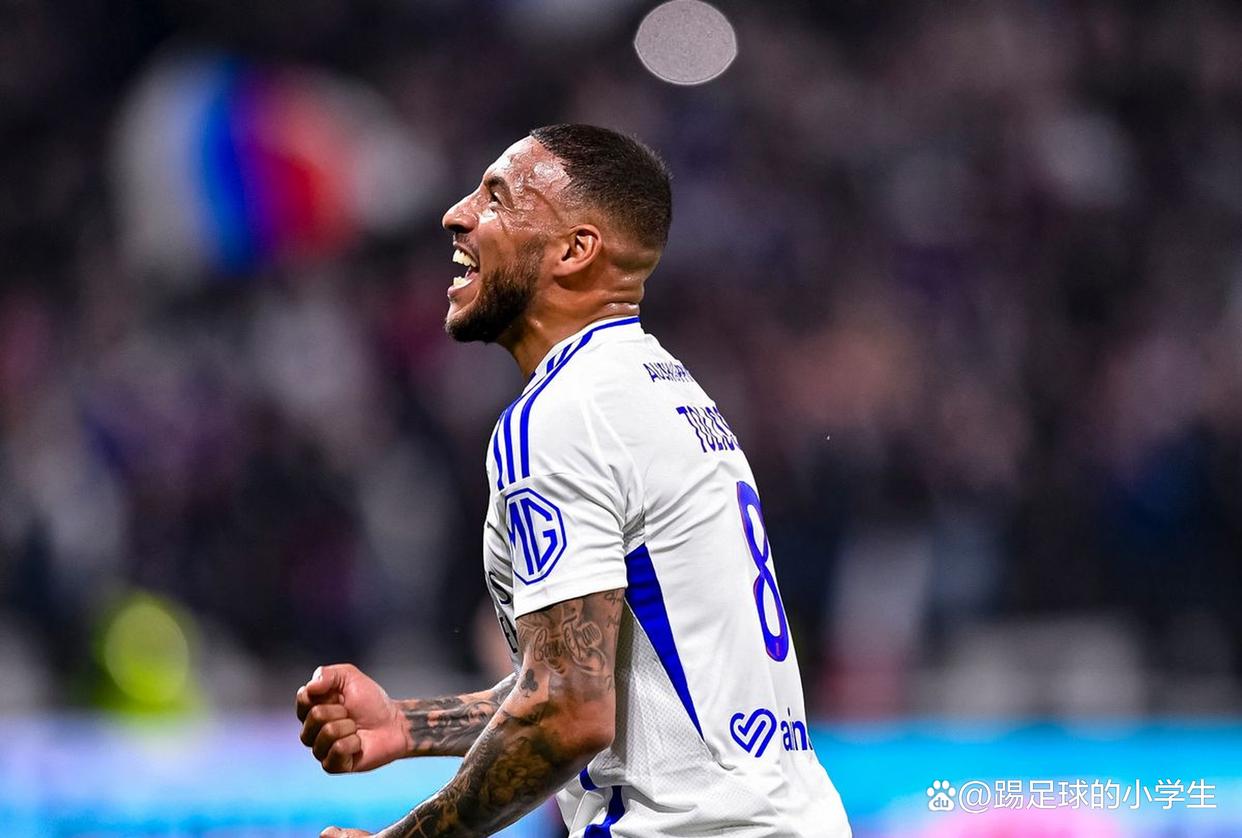 阿斯顿维拉迎法甲关键赛，窗口期单刀错失，球迷炸锅，训练强度明显提升的简单介绍